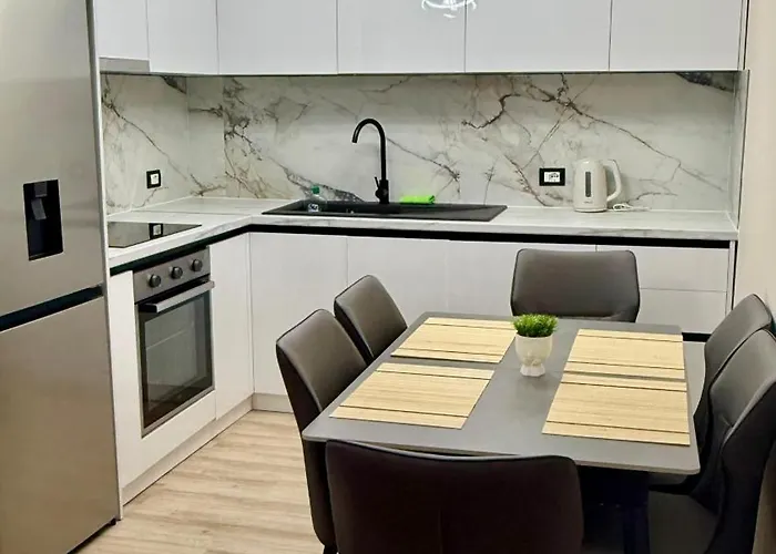 Apartament Xxxxxxx Xxx *